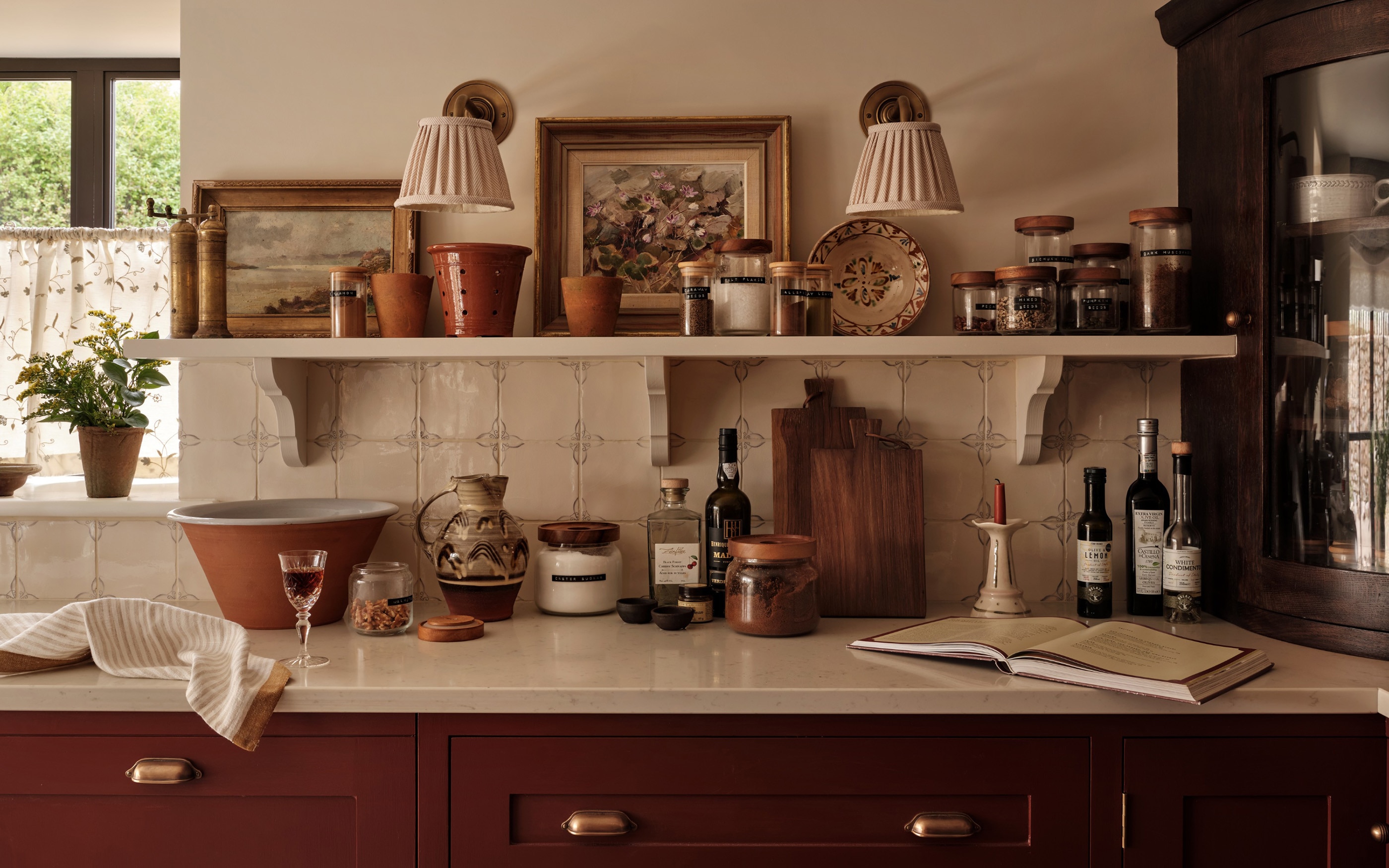 Decorating with Autumn Colours Lead